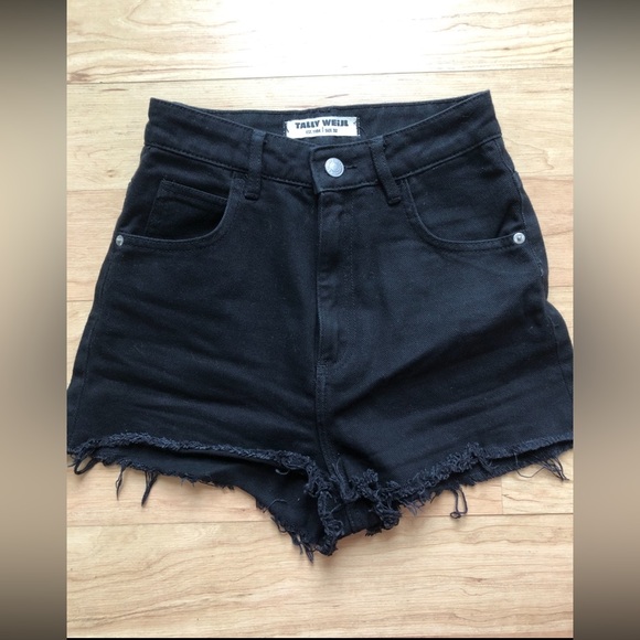 Black High-Rise Distressed Denim Shorts XS - Picture 2 of 7